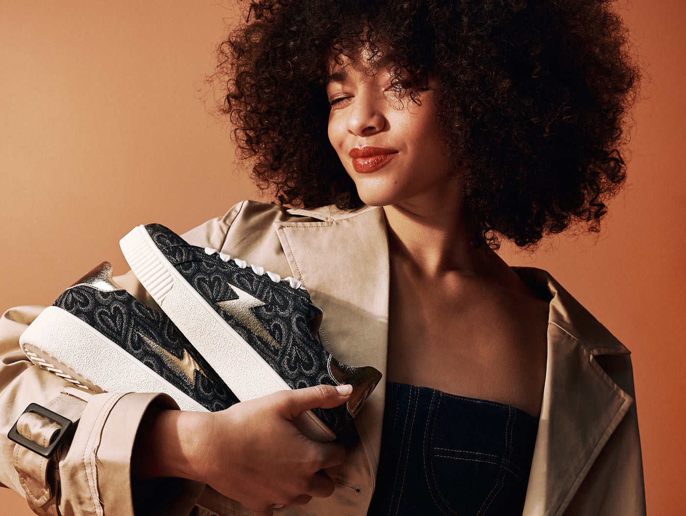 COLORFUL SNEAKERS: materials, prints and colors of the season