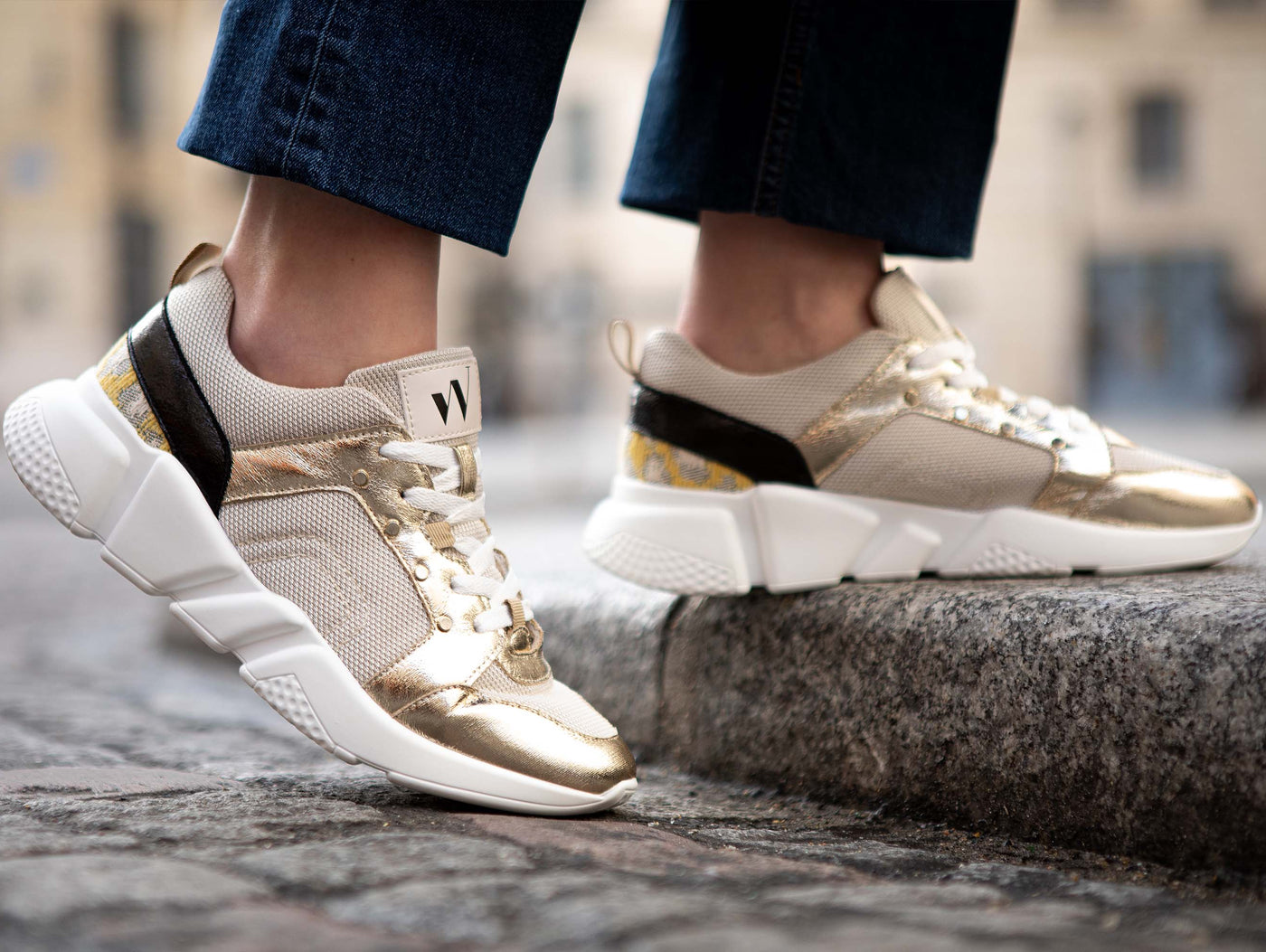 How to adopt metallic sneakers?