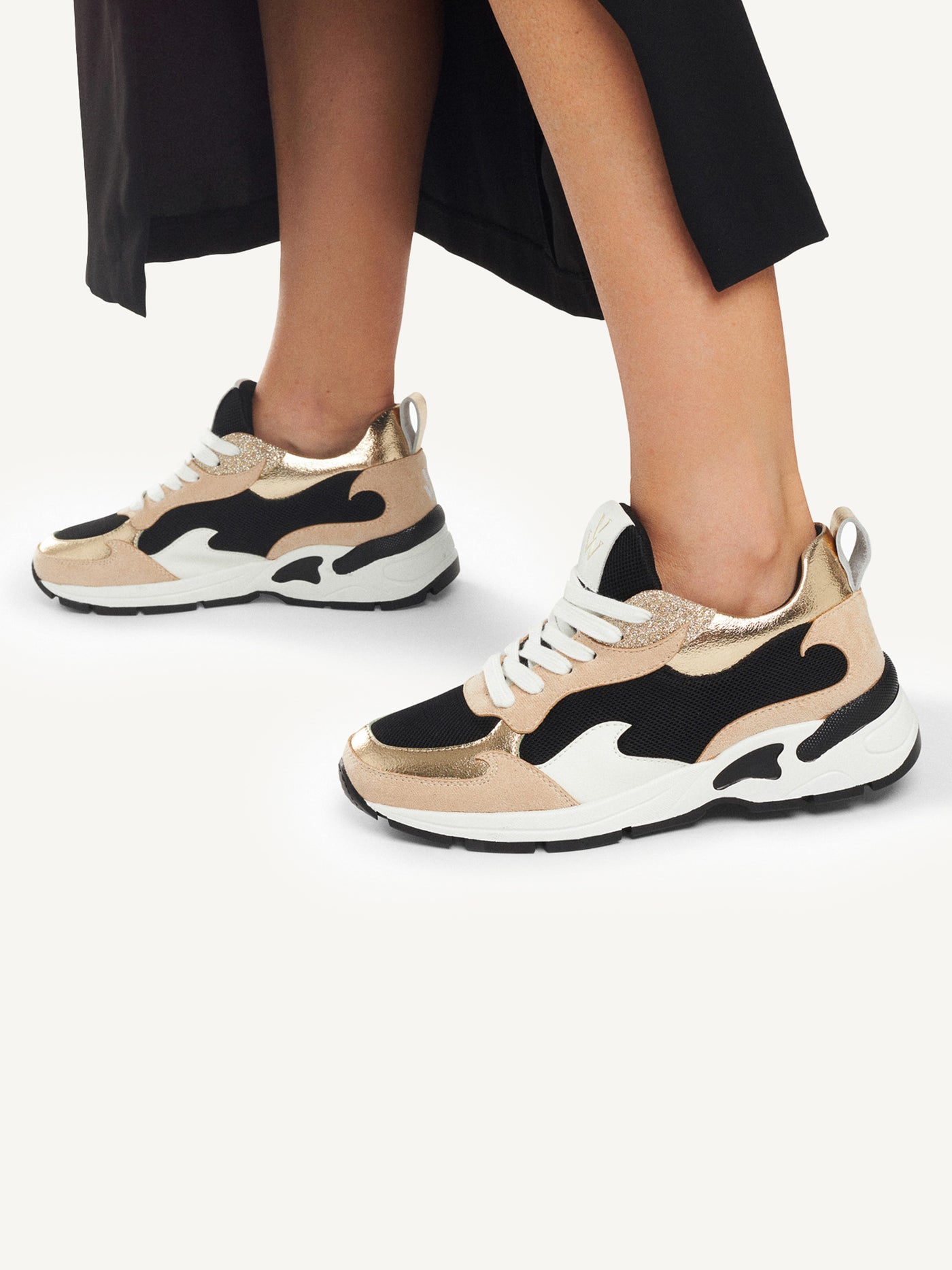 Baskets PYRA Staple