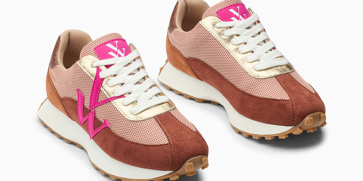 Baskets monogramme Mona beige et brique à semelle running • Vanessa Wu