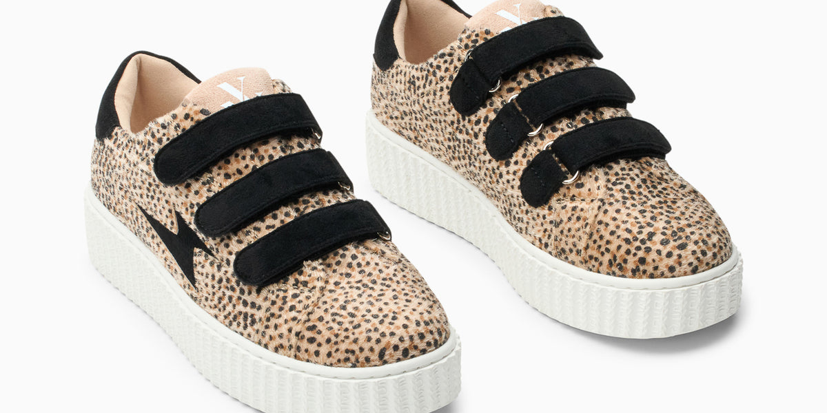 Baskets éclair Sophie guépard et noir à scratchs • Vanessa Wu