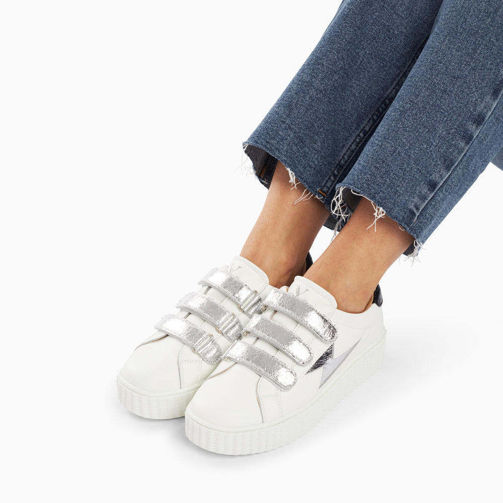 Baskets éclair Jane blanches en cuir à scratchs argent