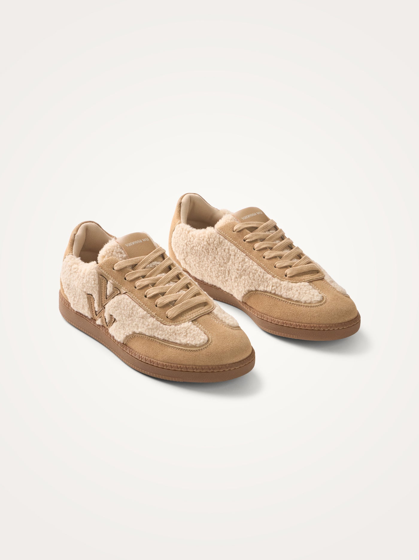 Baskets AURA Plush