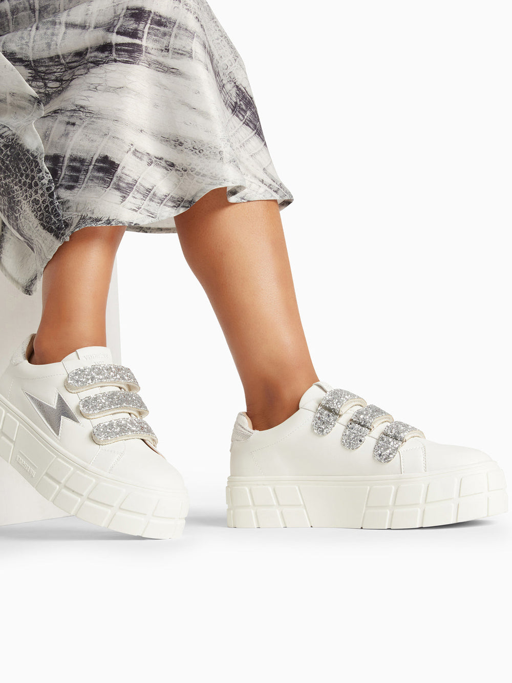 Sneakers Eve