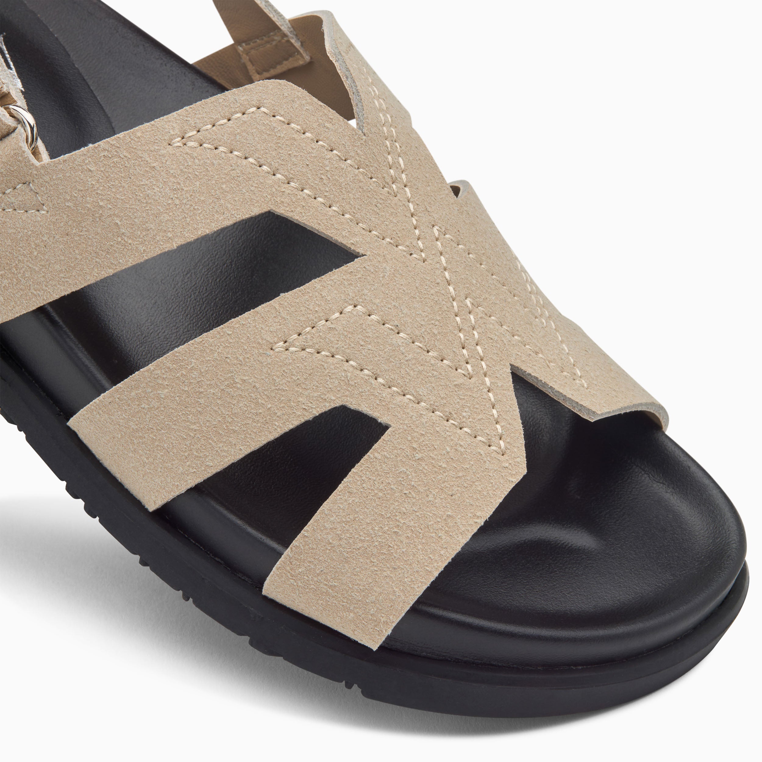 Sandales plates monogramme Vanessa Wu femme beiges avec fermeture à scratch réglable