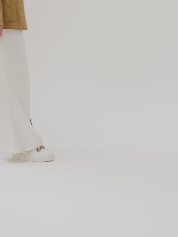 Baskets cuir blanches à scratch léopard et éclair doré femme Vanessa Wu semelle plateforme style creepers