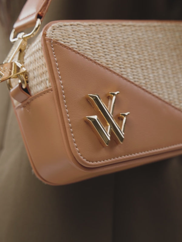 Sac trotteur femme Vanessa Wu en raphia beige et similicuir noir avec bandoulière réglable