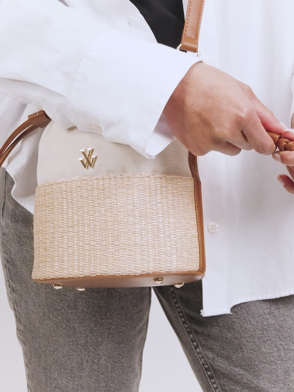 Petit sac bourse Vanessa Wu femme en toile camel et raphia beige avec bandoulière réglable