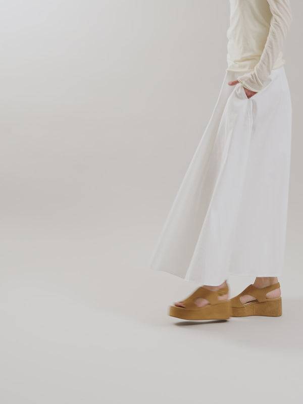 Sandales à semelle compensée en suède camel Vanessa Wu femme à bride