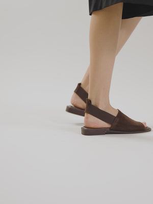 Mules plates en suède marron chocolat Vanessa Wu femme avec bride arrière élastique