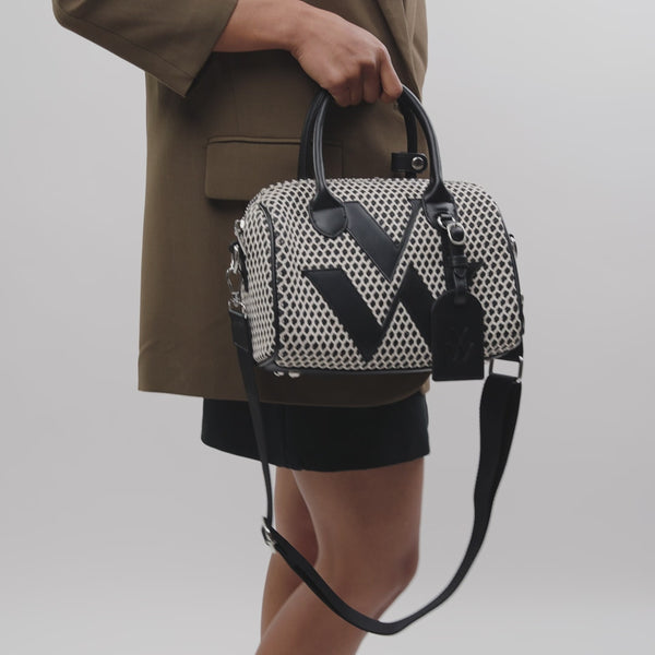 Petit sac bowling monogramme Vanessa Wu femme en raphia beige et similicuir camel clair