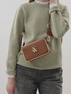 Sac trotteur Vanessa Wu femme en similicuir camel et à bandoulière large