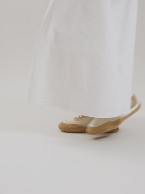 Vanessa Wu Baskets monogramme avec semelle graphique Femme Beige et Camel 