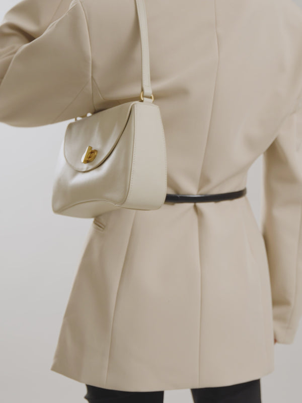 Sac baguette à rabat en cuir Vanessa Wu femme beige avec anse