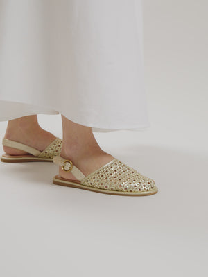 Sandales plates Vanessa Wu à bride réglable femme or et ajourées