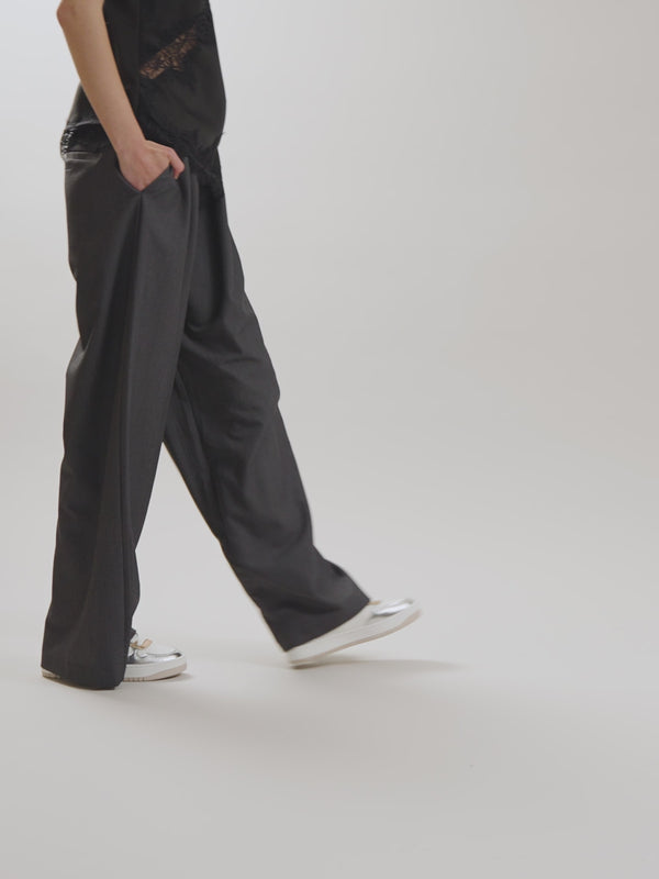 Vanessa Wu Baskets monogramme avec semelle épaisse Femme Rose et Blanc 