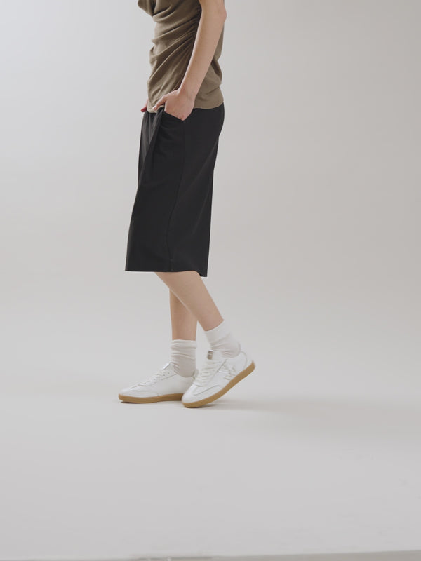 Vanessa Wu Baskets monogramme avec semelle rétro Femme Blanc et Argent 