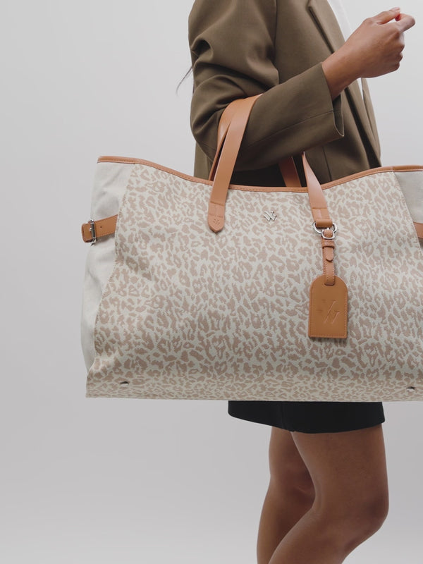 Maxi cabas oversize Vanessa Wu femme à imprimé léopard beige avec anses camel