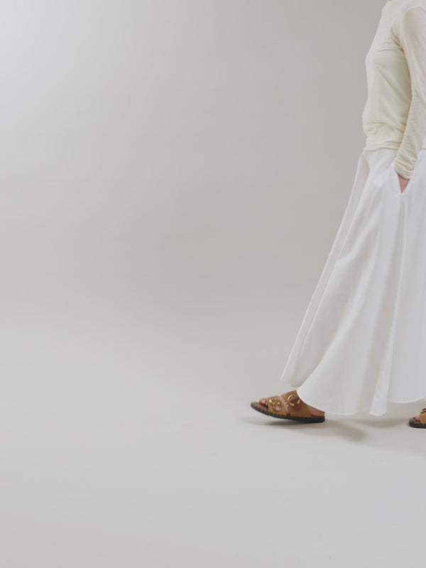 Sandales plates Vanessa Wu avec brides en suède camel et en cuir marron femme