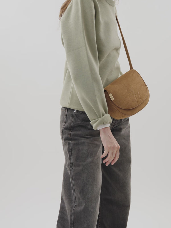 Sac bandoulière en suédine camel à rabat Vanessa Wu femme